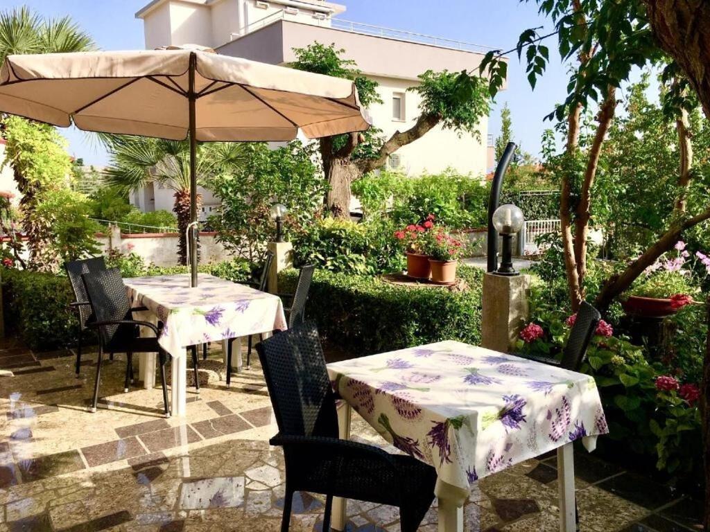 Apartments Zdenka - Garden Terrace Barbat na Rabu Esterno foto